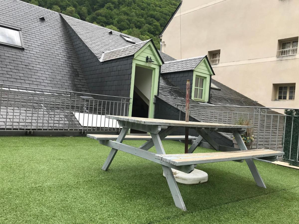 Place De La Mairie T2 Type Loft 70M2 Terrasse 35M2 Cauterets Exterior photo